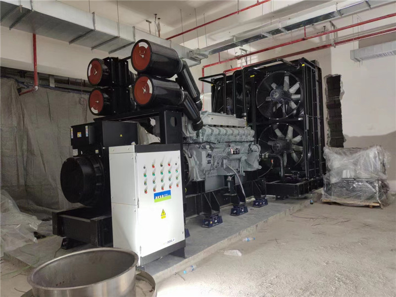 2000kw進口(kou)三菱配斯坦福(fú)（雅柯斯）柴油發(fa)電機組