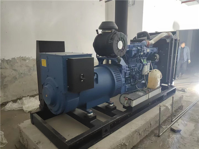 平涼(liang)欣雅苑發電(dian)機安裝調試(shi)完成