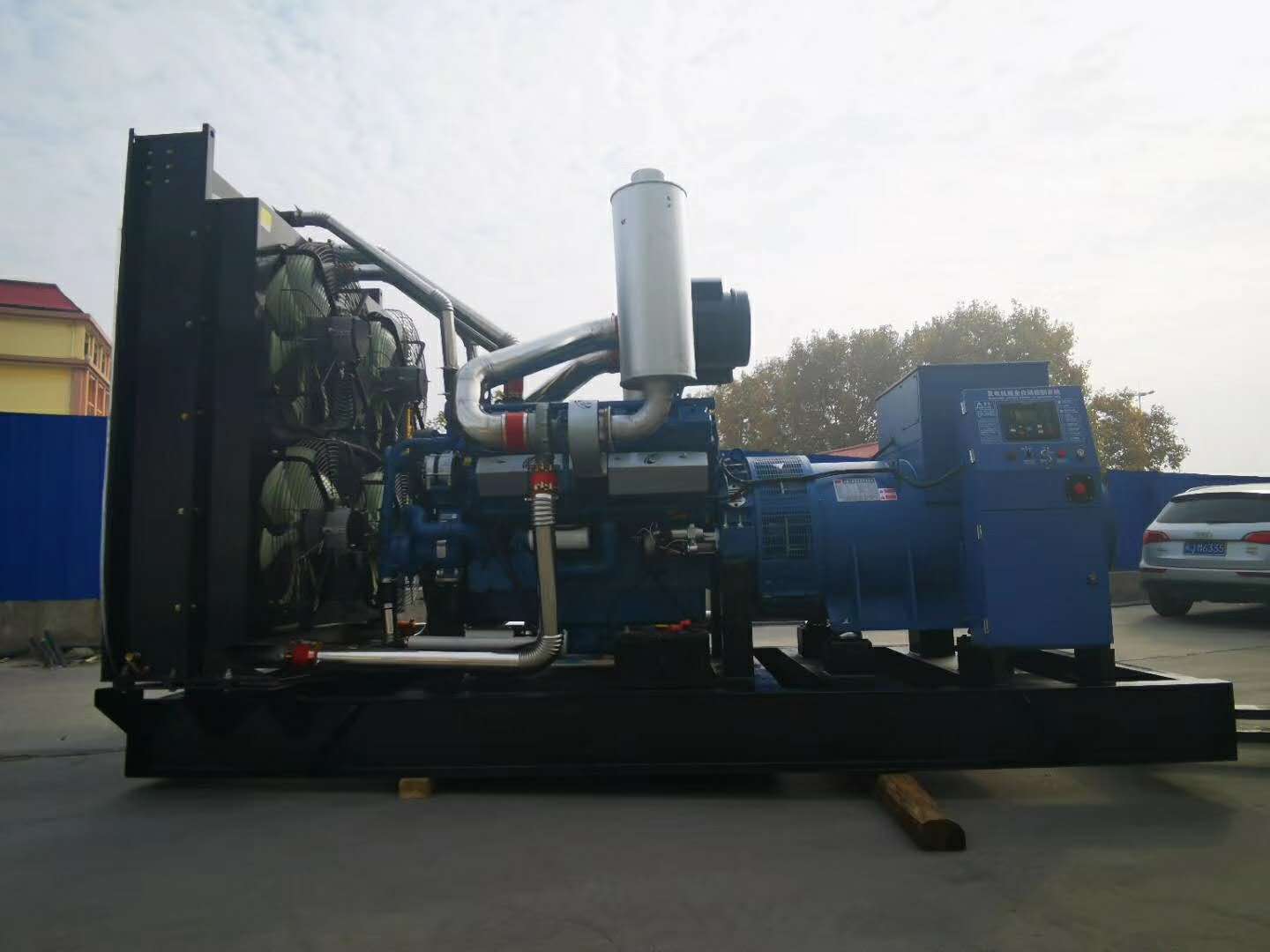 甘(gan)肅400kw柴油發電機組(zu)